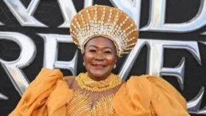 Muere Connie Chiume, la actriz sudafricana de Marvel conocida por su trabajo en 'Black Panther'
