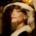 Noticia Primer Trailer de 'María Callas', la biografía de una de las voces soprano más legendarias de la historia de la música.