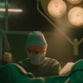 Noticia  Netflix lanza el tráiler de 'Joy', la controvertida historia de los genios de la fecundación in vitro