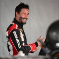 Noticia Keanu Reeves debuta como piloto de carreras con un gran susto