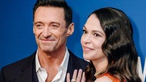 Hugh Jackman encuentra de nuevo el amor en la actriz Sutton Foster