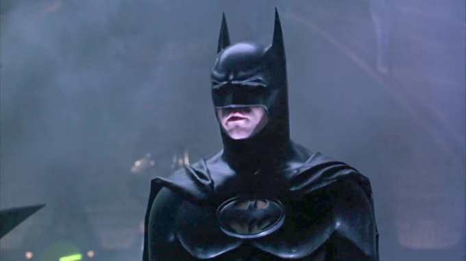 La oscura batalla de un héroe: Val Kilmer, el actor de Batman habla desde las sombras.