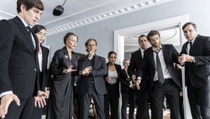 “Un funeral de locos”: El remake español que promete risas y caos en el velatorio