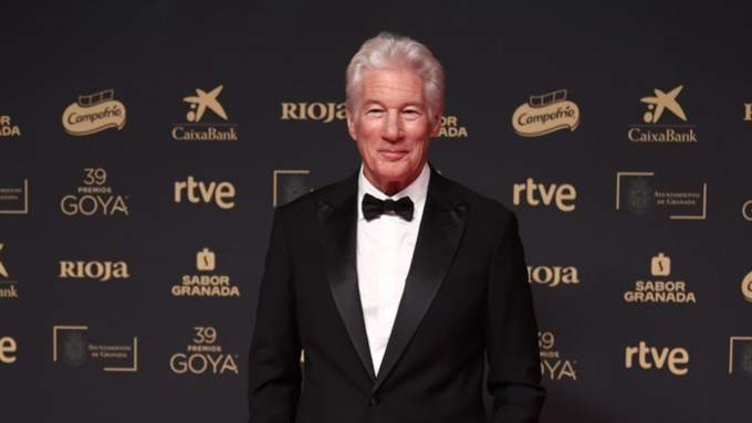 ¡Richard Gere admite que su Goya 2025 es gracias a su esposa gallega!