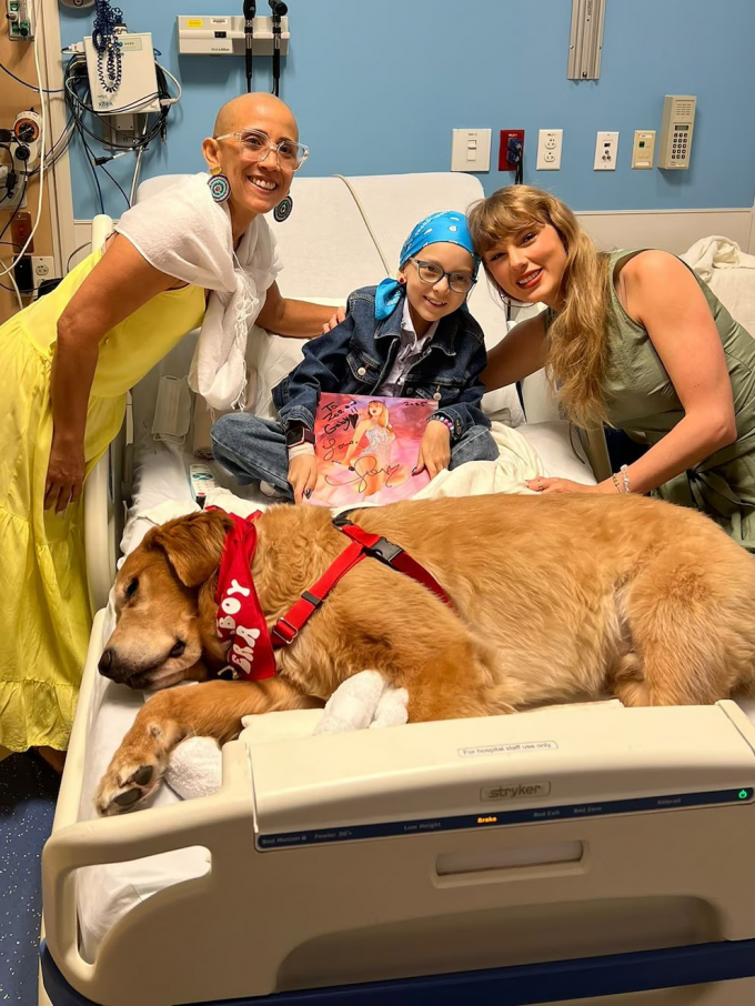 Taylor Swift sorprende a niños en un hospital infantil de Florida