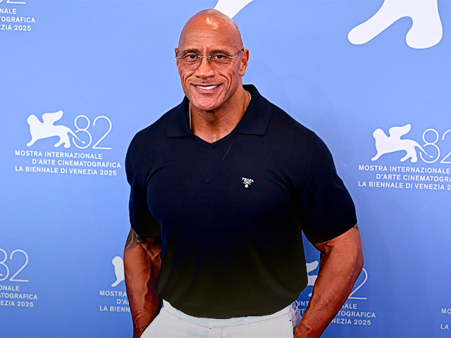 Dwayne Johnson se emociona hasta las lágrimas al recibir una ovación de 15 minutos en Venecia