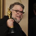 Noticia El 'Frankenstein' de Guillermo del Toro pisa fuerte hacia el Oscar 2026