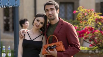 Noticia ¿Adiós a París, hola a Grecia? El futuro de Emily Cooper queda en el aire