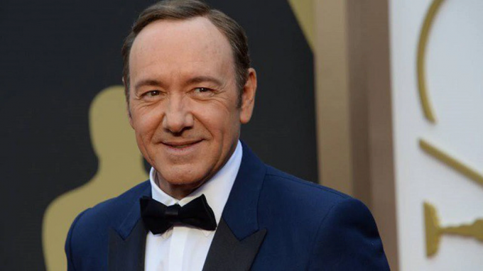 Kevin Spacey comparece al comenzar juicio en su contra en Nueva York