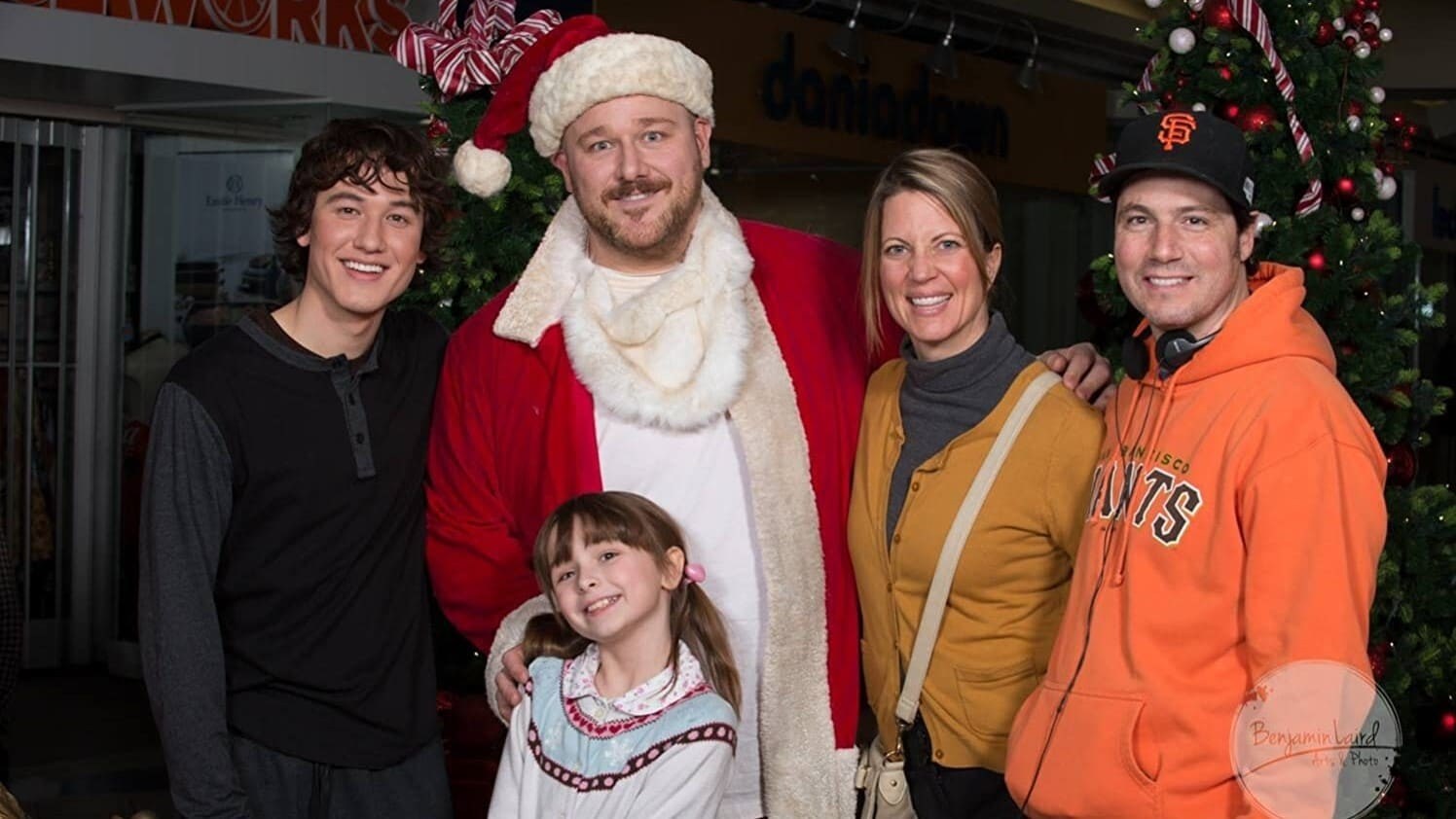 Foto de A MIRACLE ON CHRISTMAS LAKE