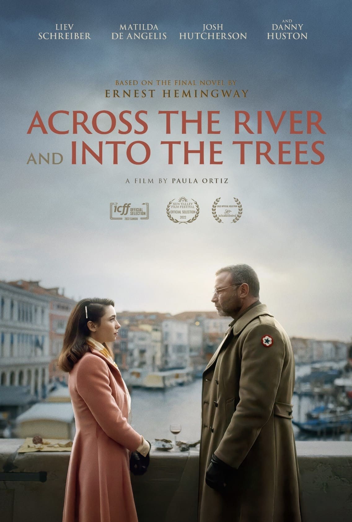 Poster de AL OTRO LADO DEL RÍO Y ENTRE LOS ÁRBOLES en inglés