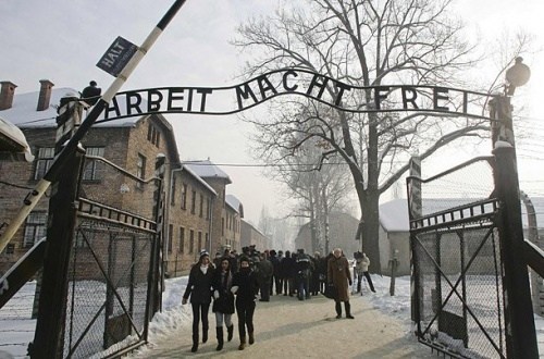 Foto de AFTER AUSCHWITZ