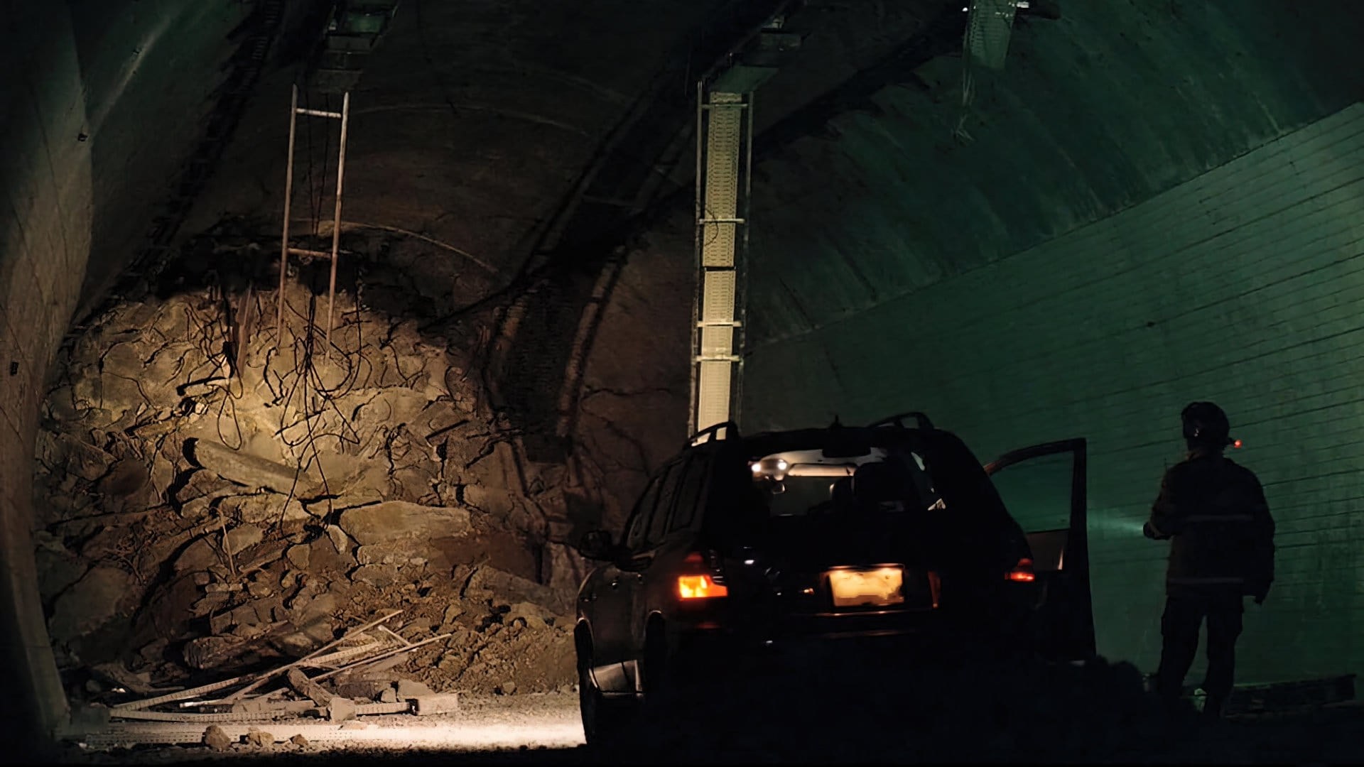 Foto de ATRAPADO EN EL TÚNEL