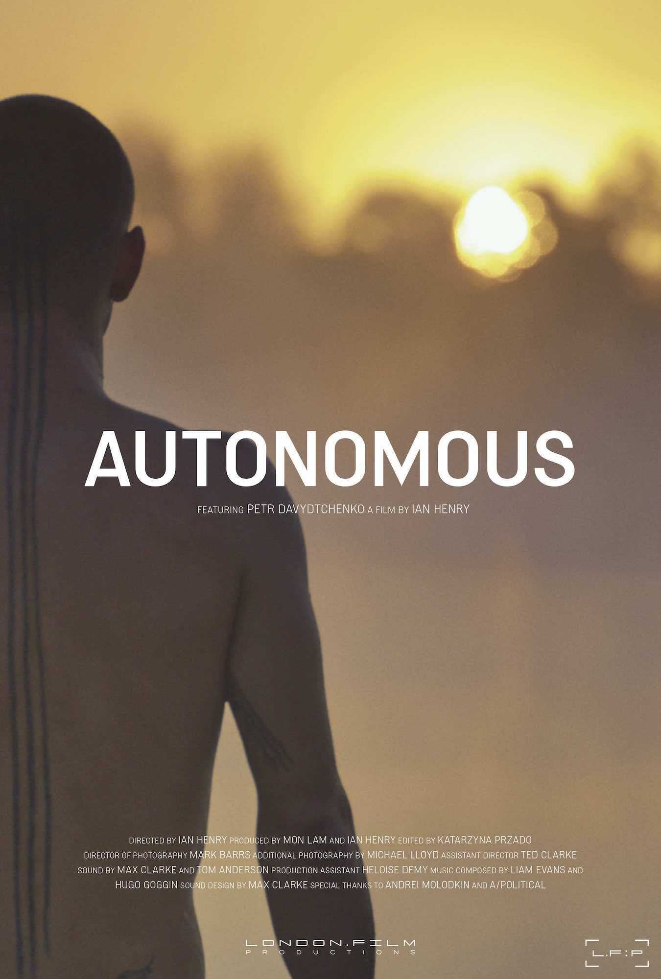 Poster de AUTONOMOUS en inglés