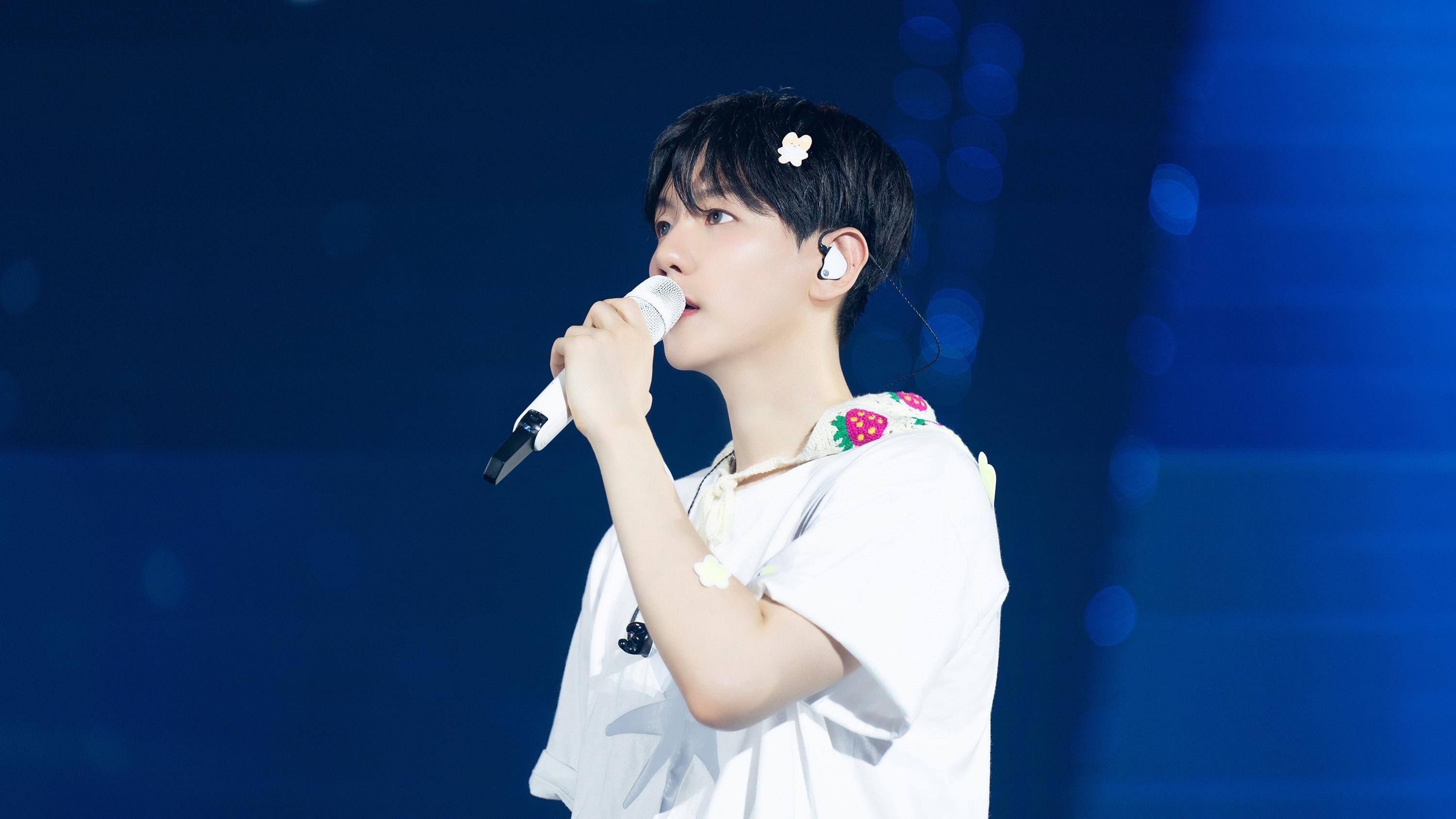 Foto de BAEKHYUN: LONSDALEITE [DOT] IN CINEMAS