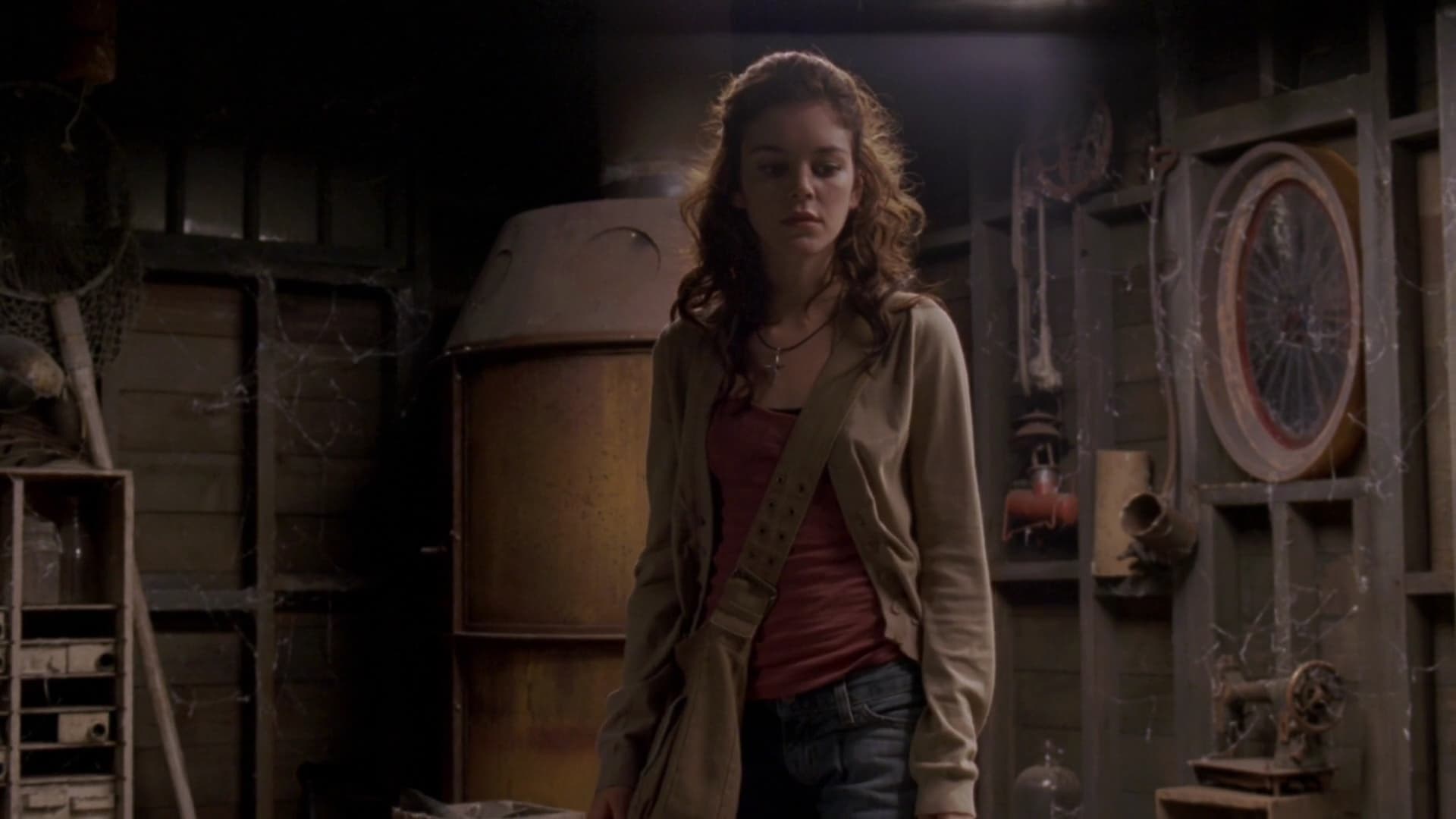 Foto de BENEATH