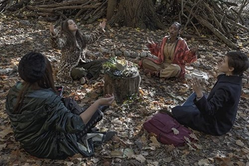 Foto de BLUMHOUSE. JÓVENES Y BRUJAS