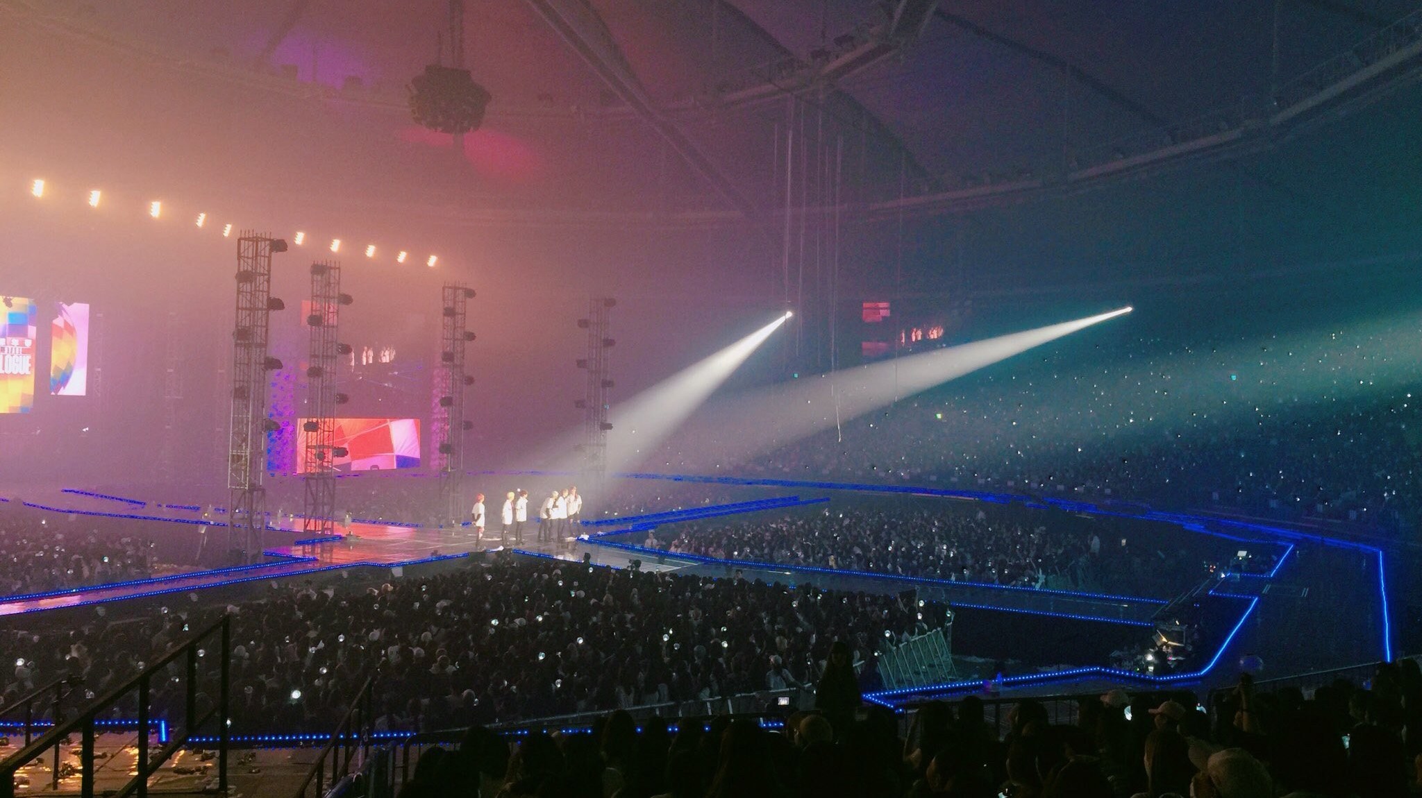 Foto de BTS 2016 LIVE THE MOST BEAUTIFUL MOMENT IN LIFE ON STAGE: EPILOGUE REMASTERED