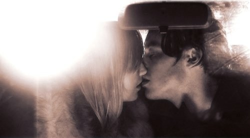 Foto de BUSCANDO UN BESO A MEDIANOCHE