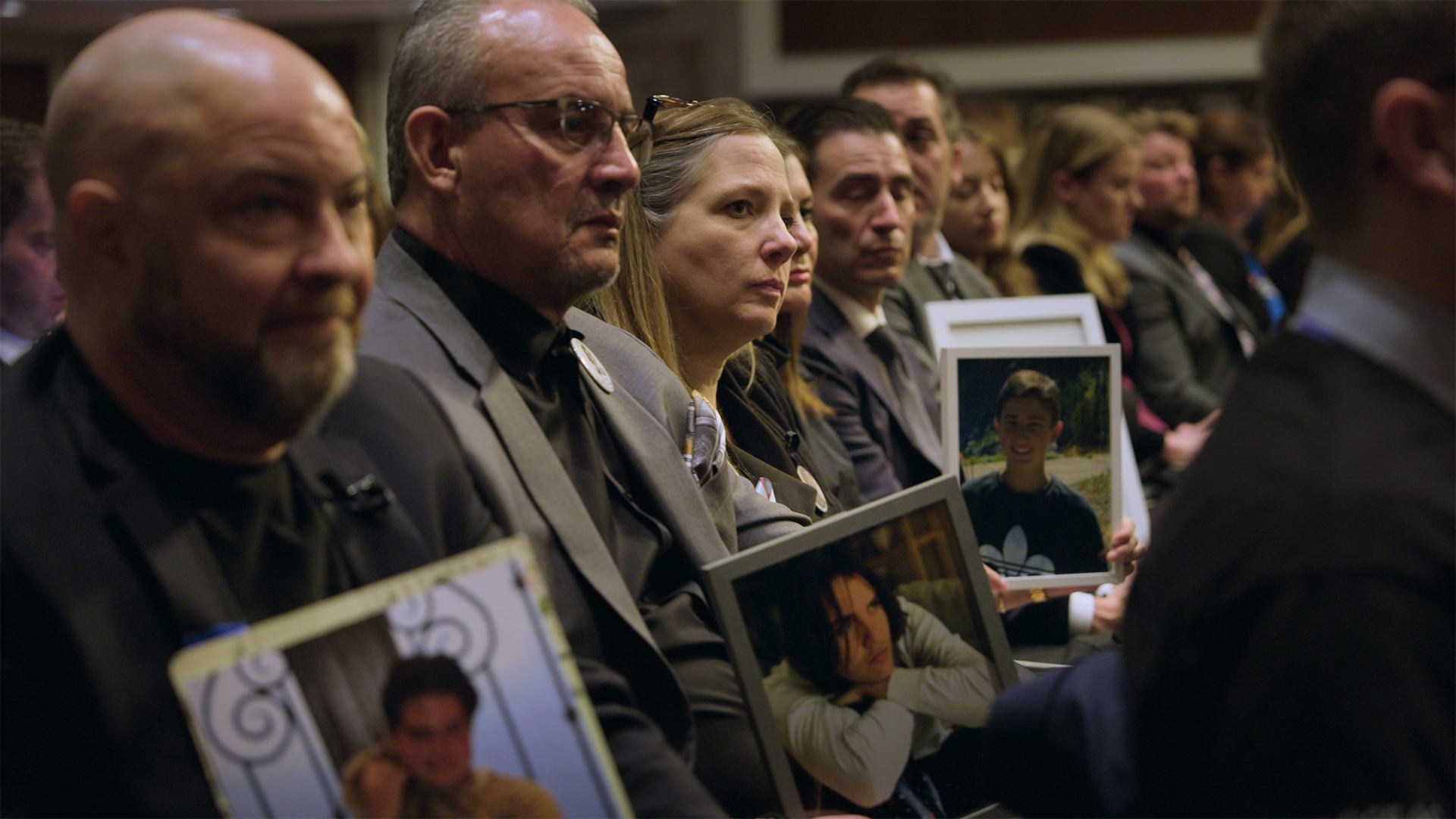 Foto de CAN'T LOOK AWAY: THE CASE AGAINST SOCIAL MEDIA