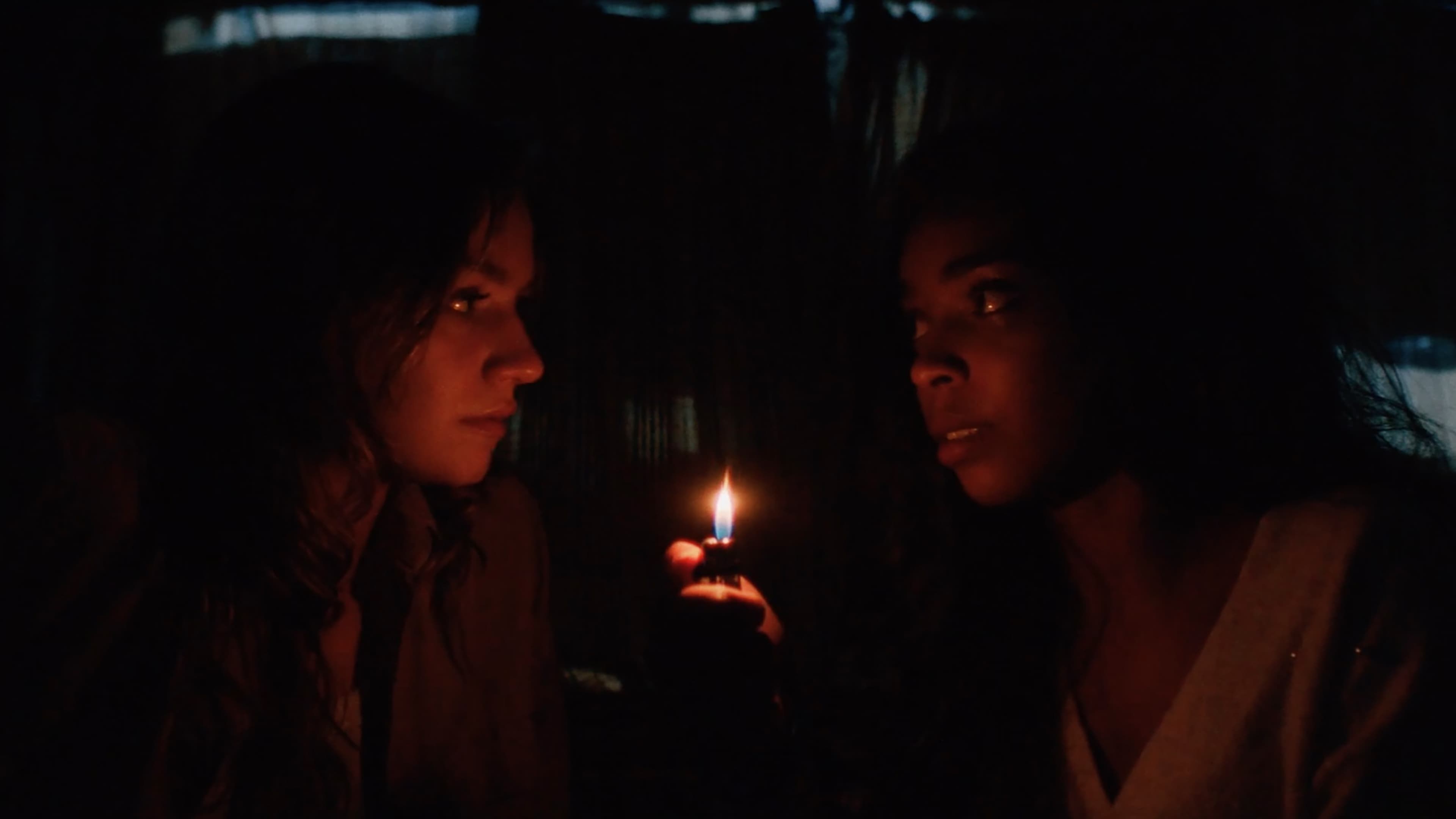 Foto de DON'T TURN OUT THE LIGHTS