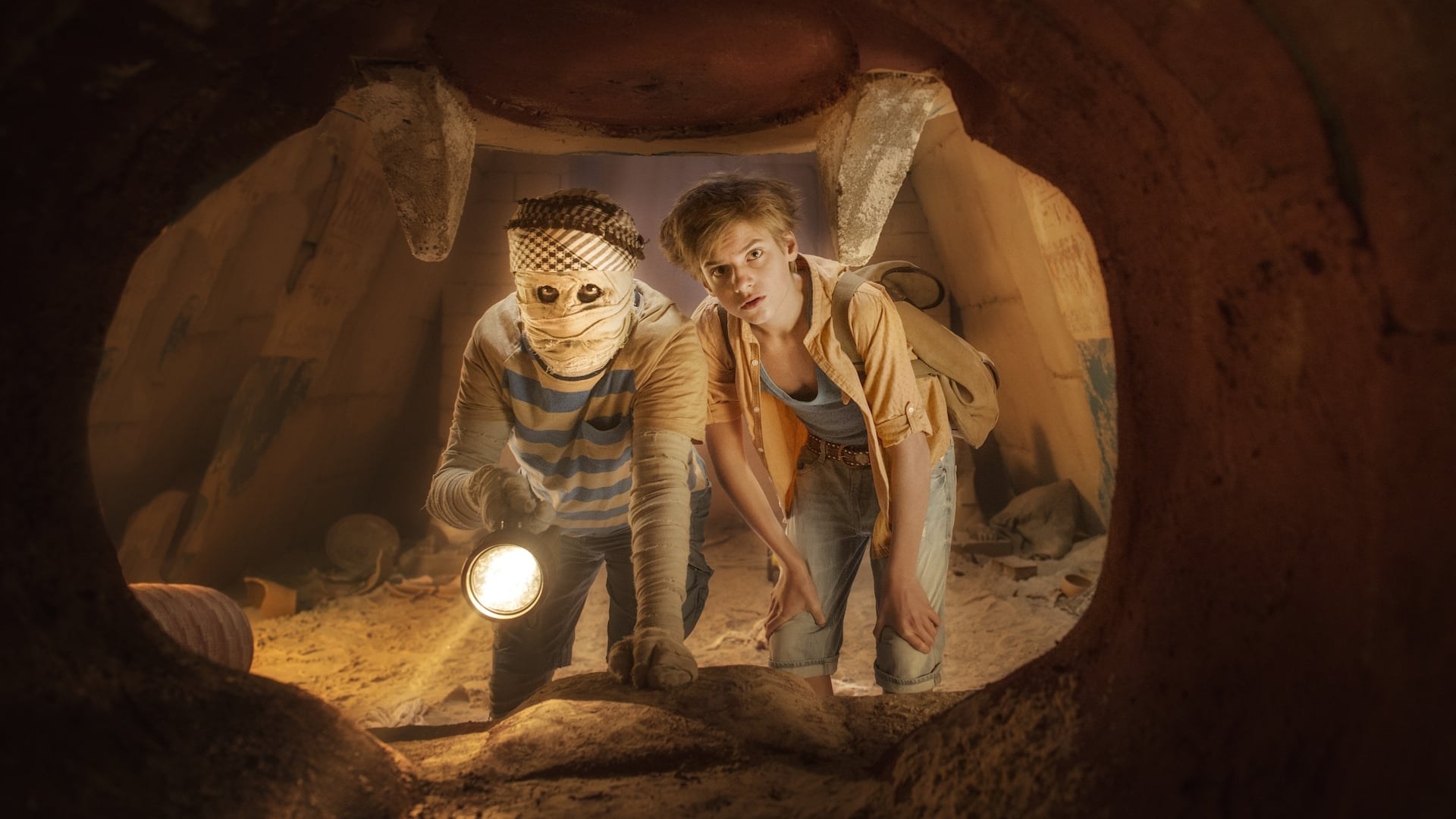 Foto de DUMMIE DE MUMMIE EN DE TOMBE VAN ACHNETOET