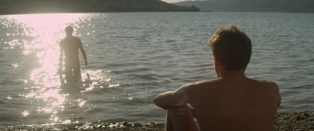 Foto de EL DESCONOCIDO DEL LAGO