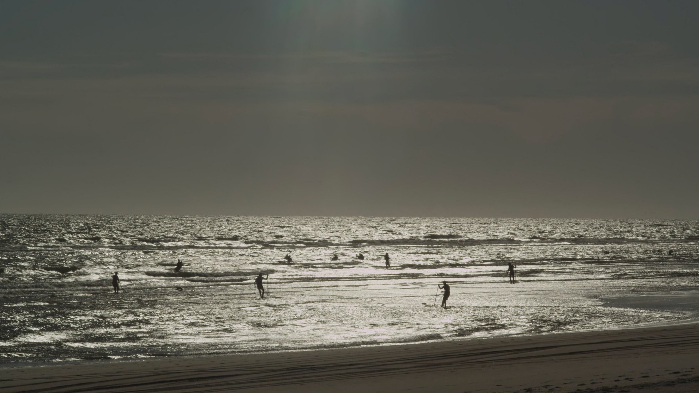 Foto de EL MAR NOS MIRA DE LEJOS