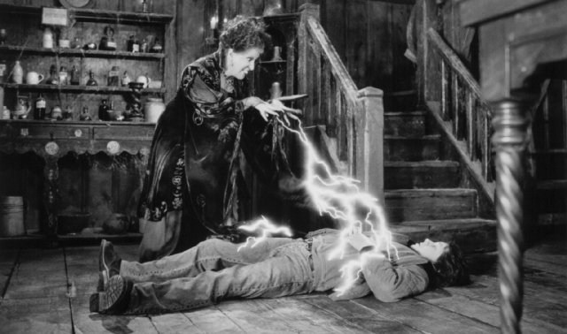 Foto de EL RETORNO DE LAS BRUJAS