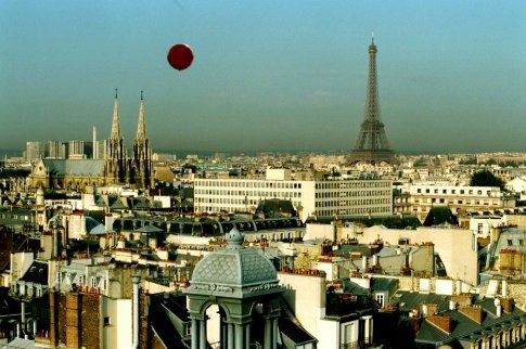 Foto de EL VUELO DEL GLOBO ROJO