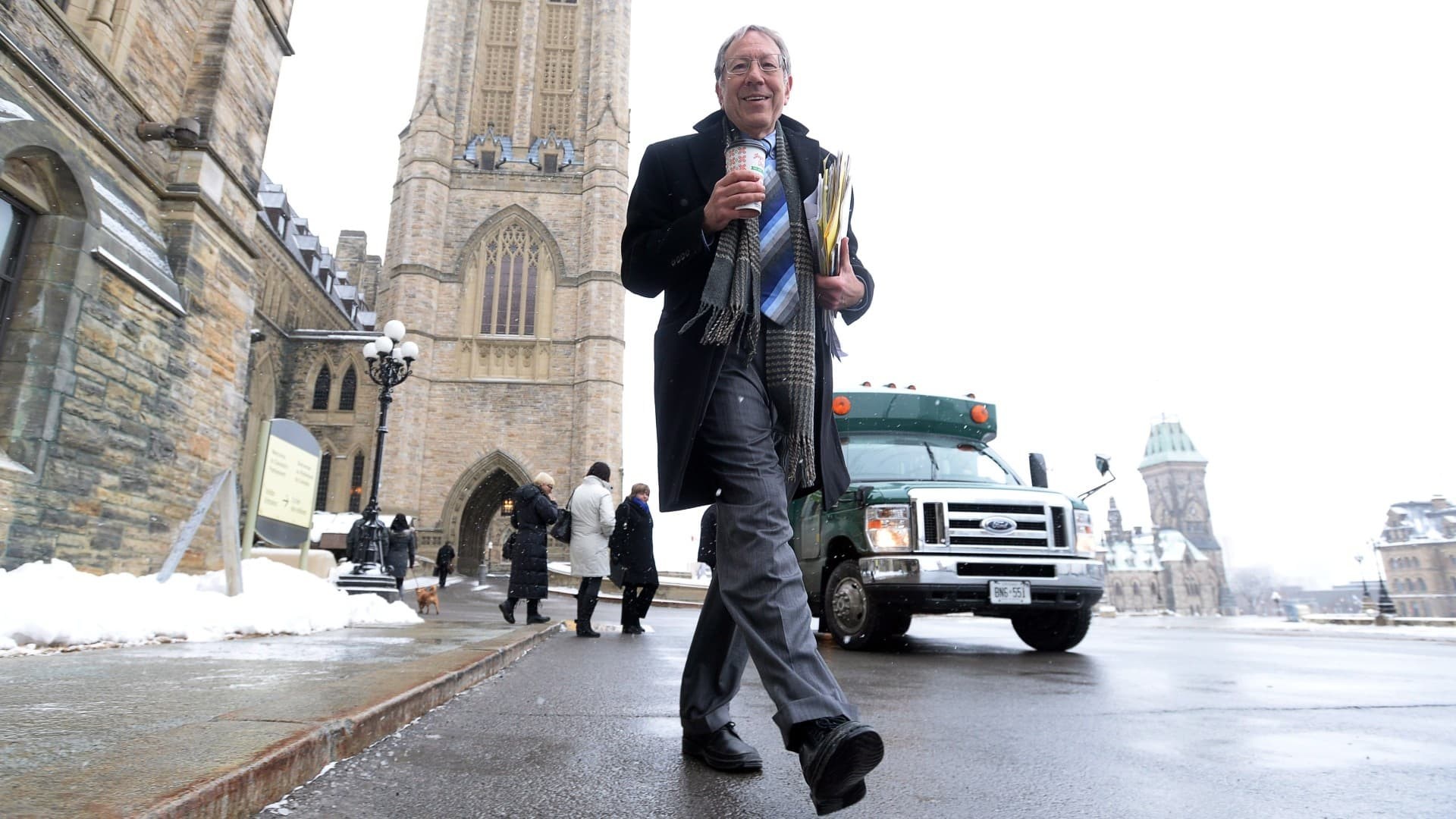 Foto de FIRST TO STAND: THE CASES AND CAUSES OF IRWIN COTLER