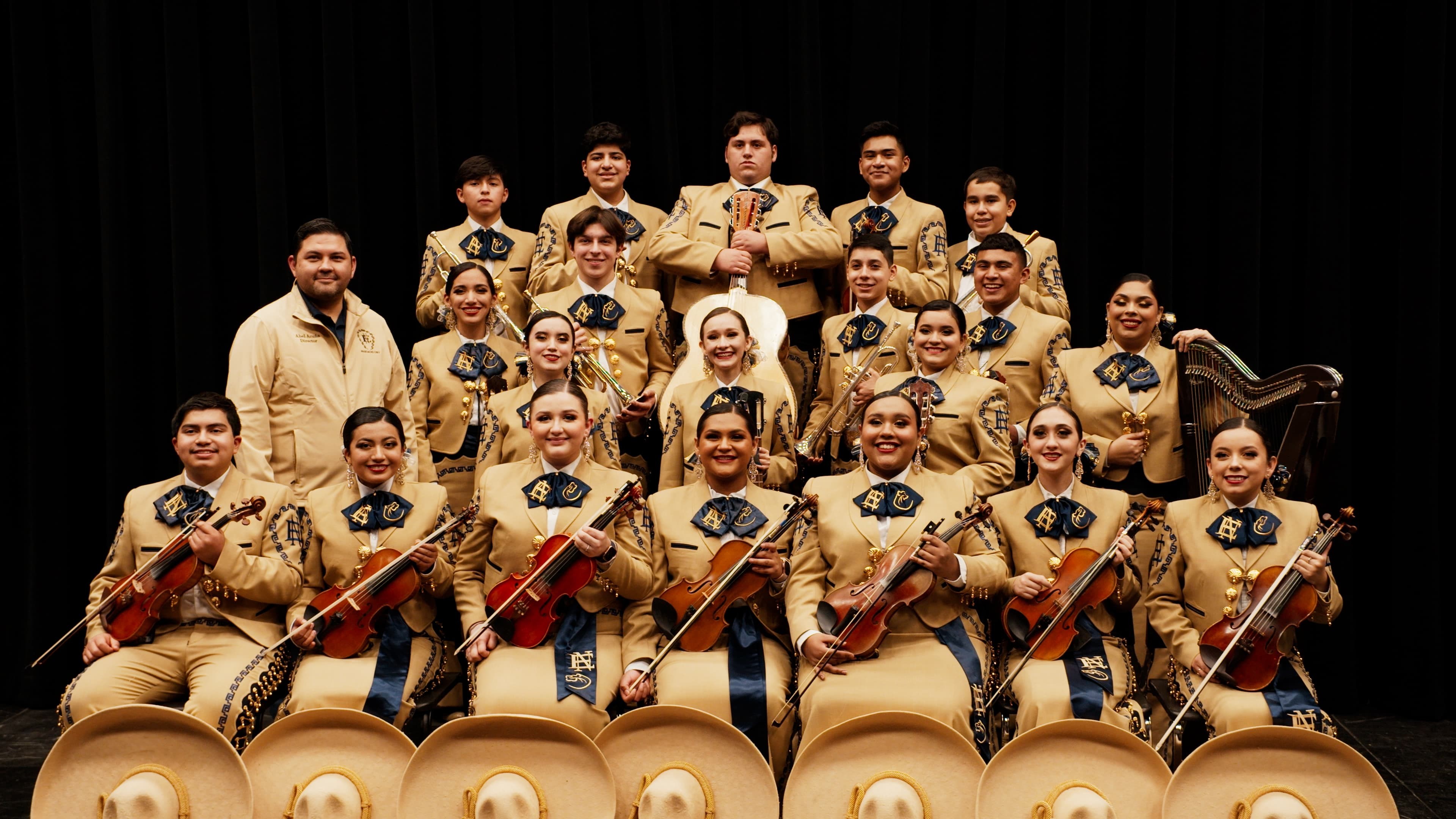 Foto de GOING VARSITY IN MARIACHI