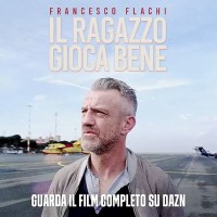 Il ragazzo gioca bene