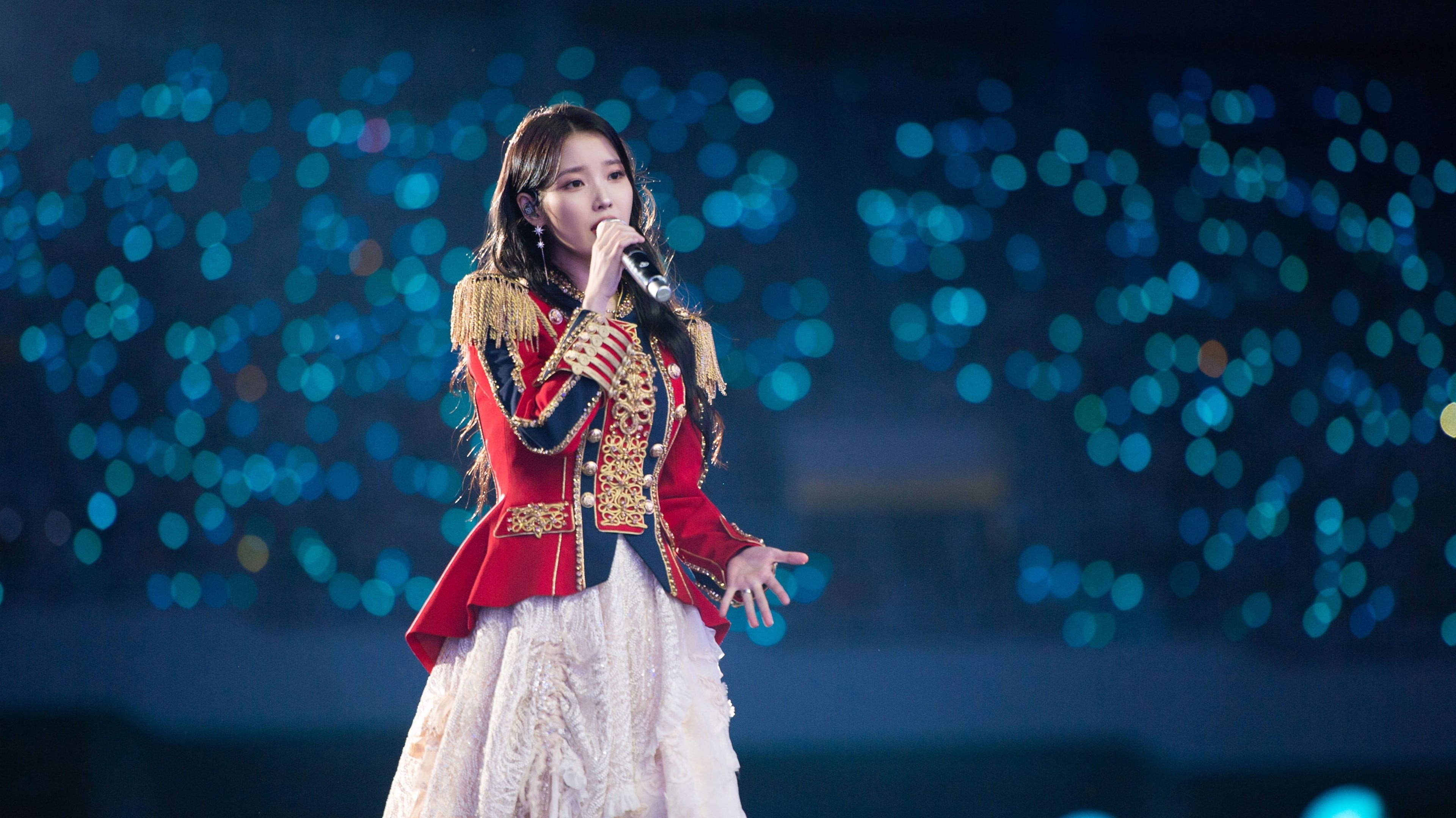 Foto de IU CONCERT: THE GOLDEN HOUR