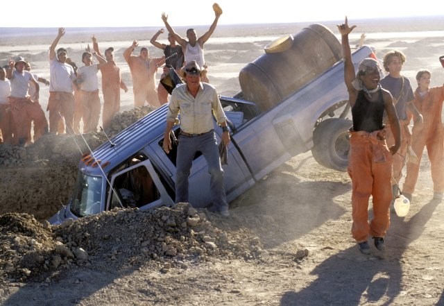 Foto de LA MALDICIÓN DE LOS HOYOS