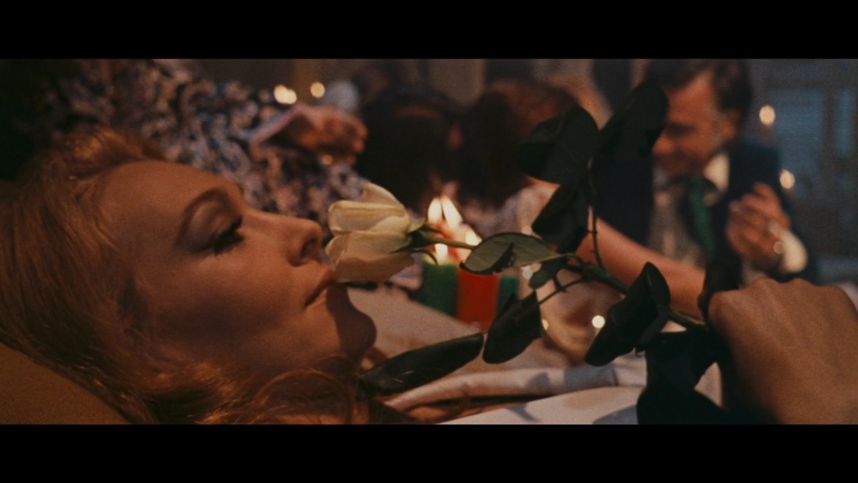 Foto de LA MUERTE ACARICIA A MEDIANOCHE