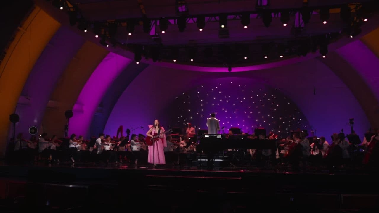 Foto de LAUFEY'S A NIGHT AT THE SYMPHONY: HOLLYWOOD BOWL