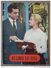 Le long des trottoirs