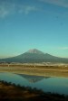 Le mont Fuji vu d'un train en marche