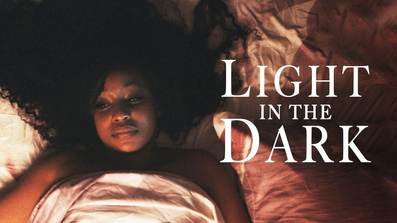 Foto de LIGHT IN THE DARK
