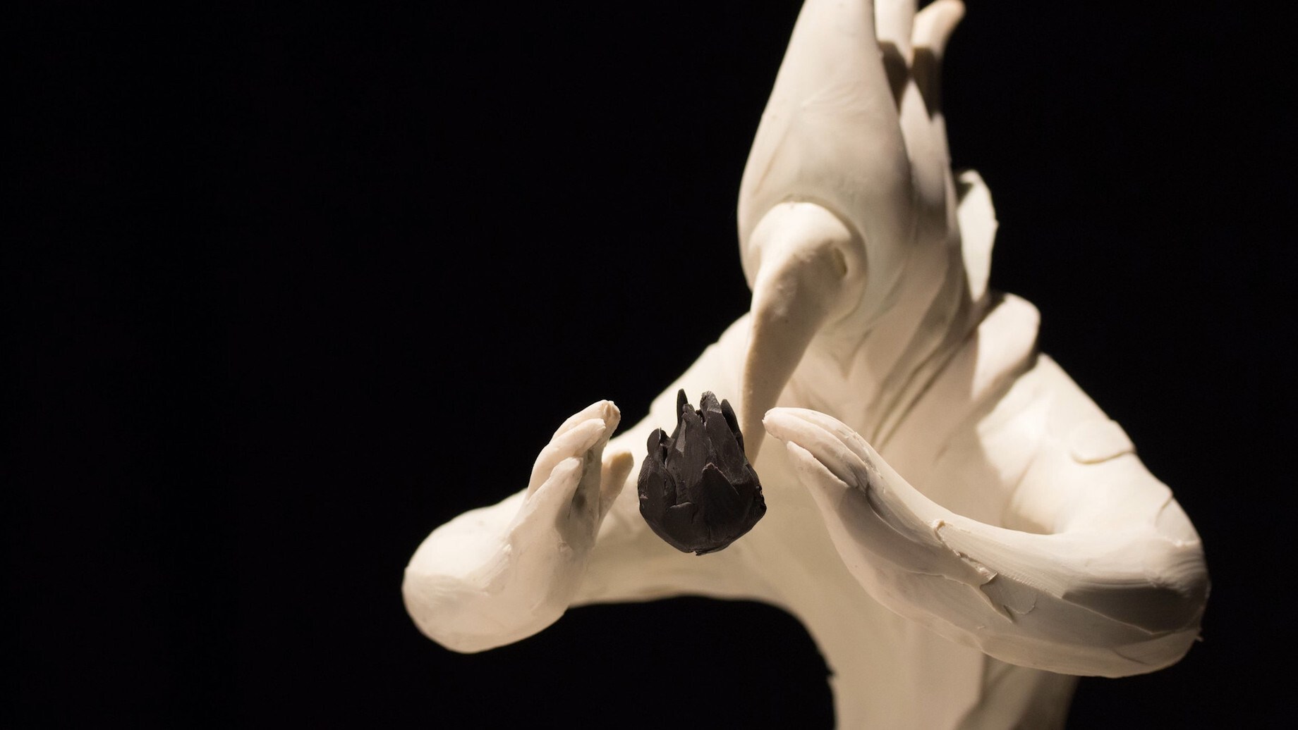 Foto de LOVE ME, FEAR ME