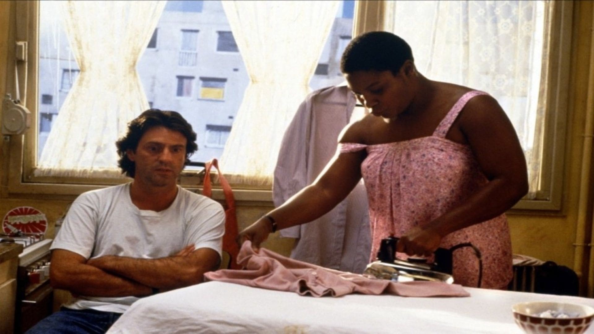 Foto de MAMÁ, HAY UN HOMBRE BLANCO EN TU CAMA