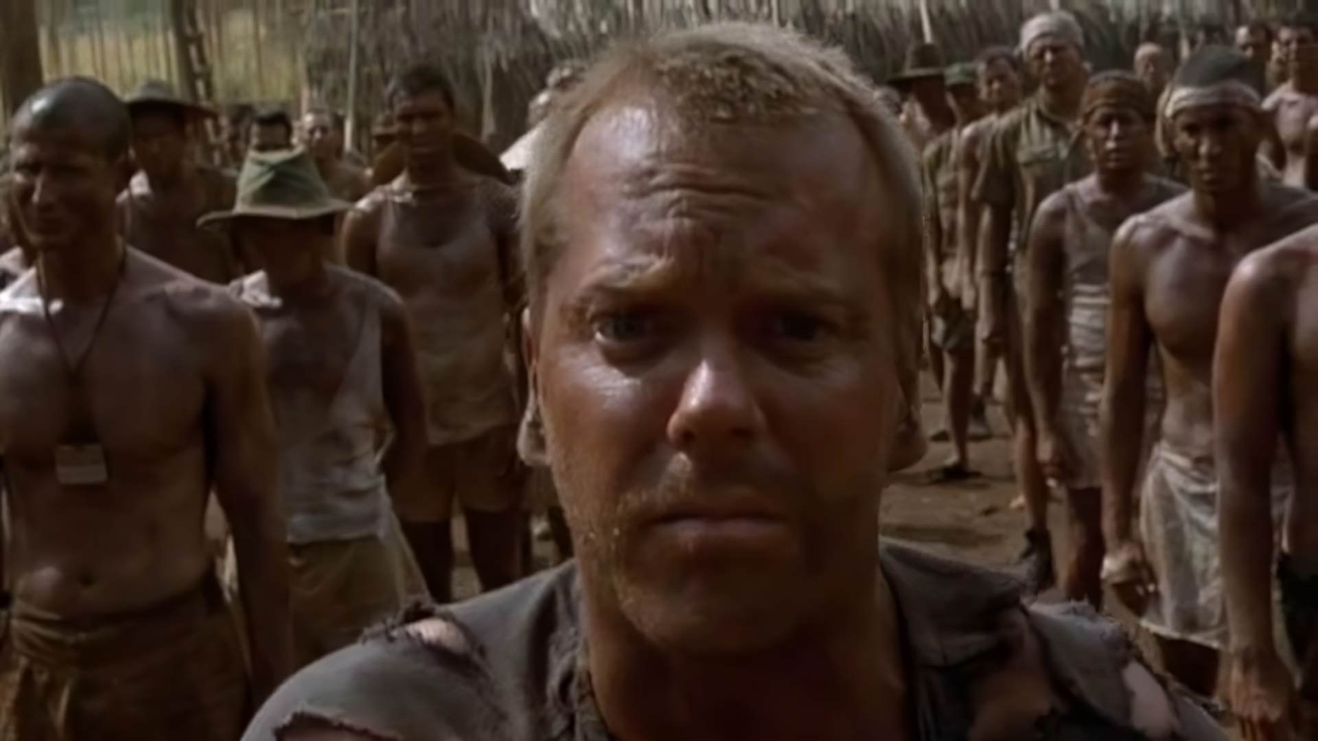 Foto de MÁS ALLÁ DEL DEBER
