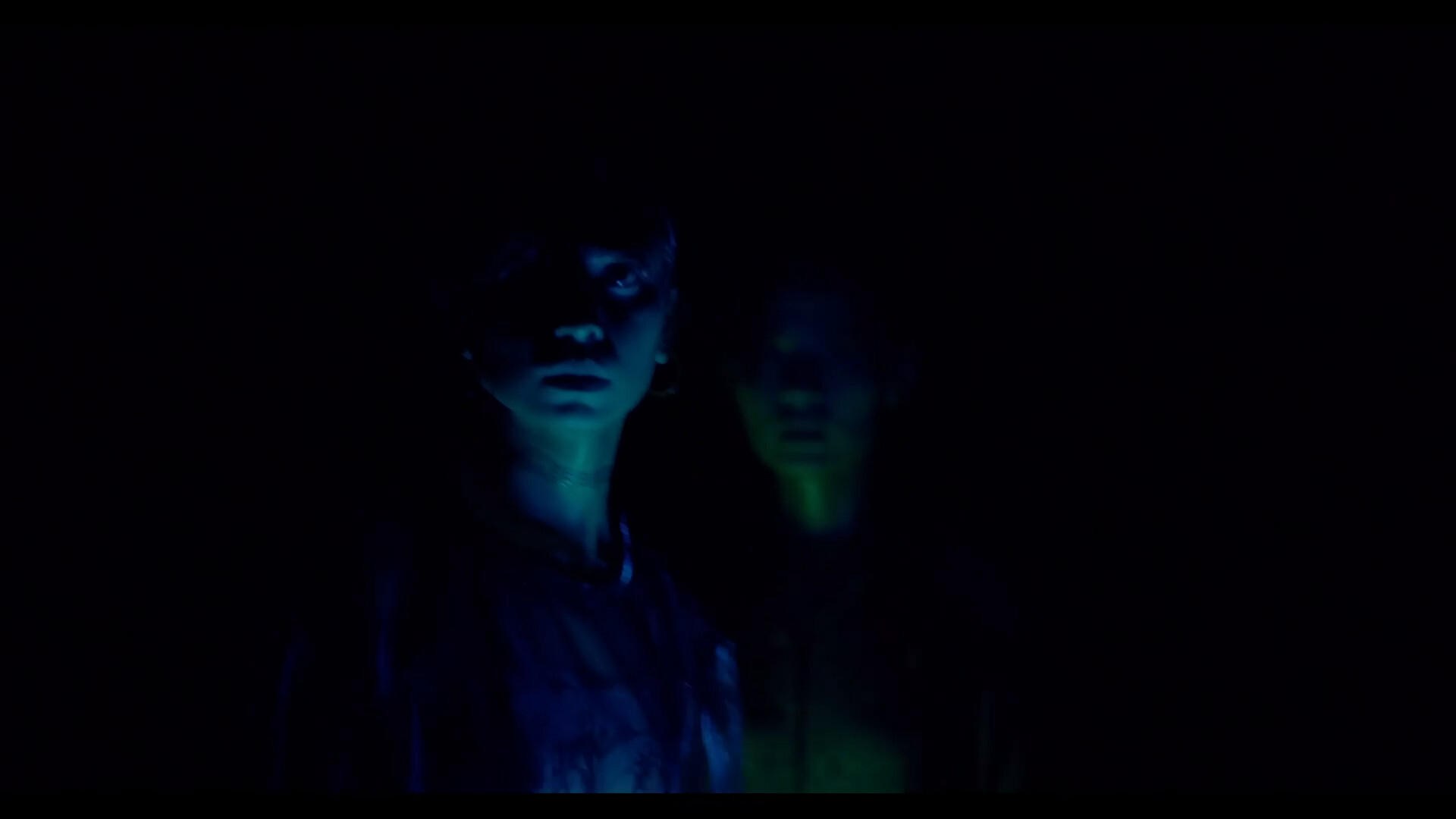 Foto de MIDNIGHT IN A PERFECT WORLD