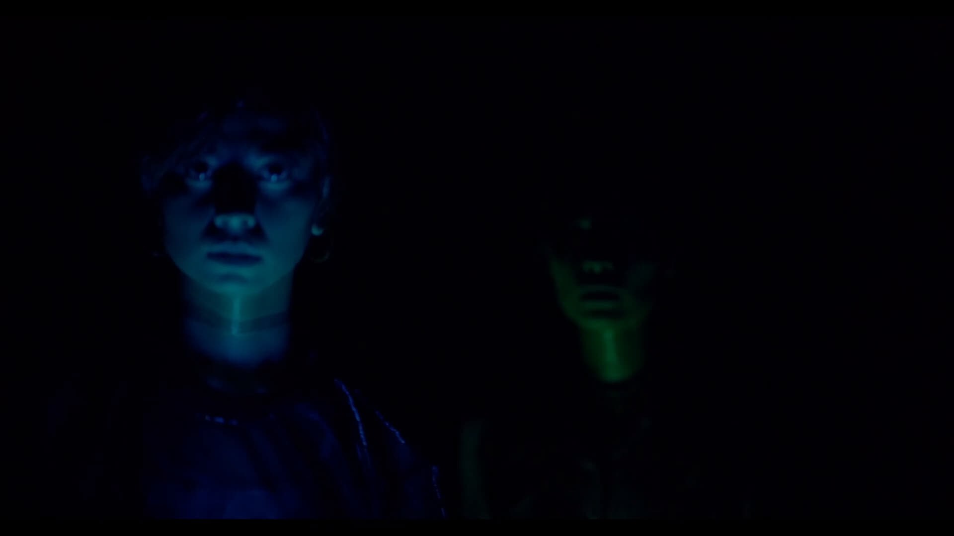 Foto de MIDNIGHT IN A PERFECT WORLD