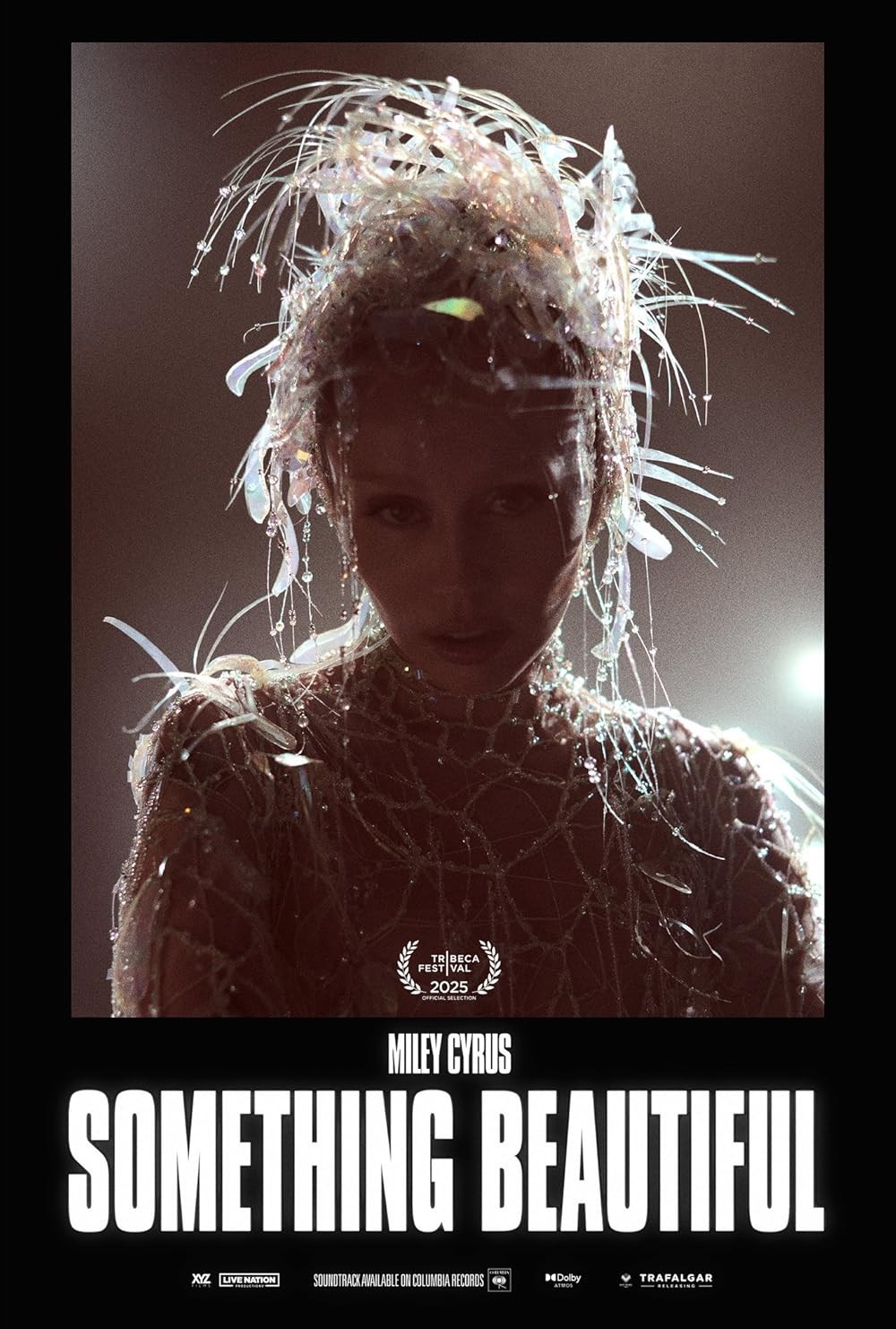 Poster de MILEY CYRUS: SOMETHING BEAUTIFUL