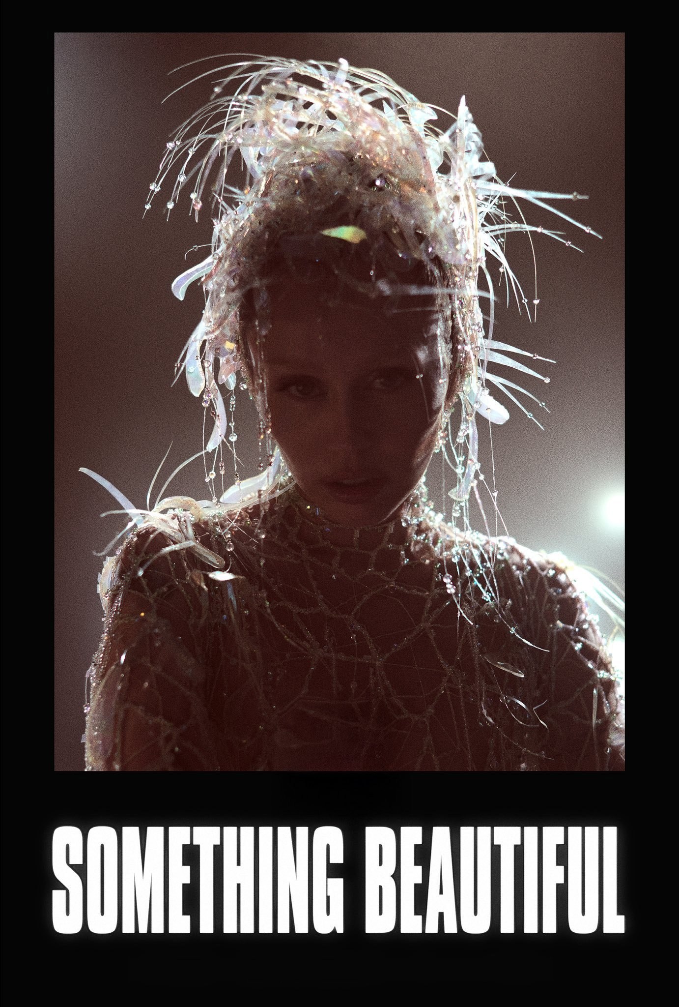Poster de MILEY CYRUS: SOMETHING BEAUTIFUL en inglés