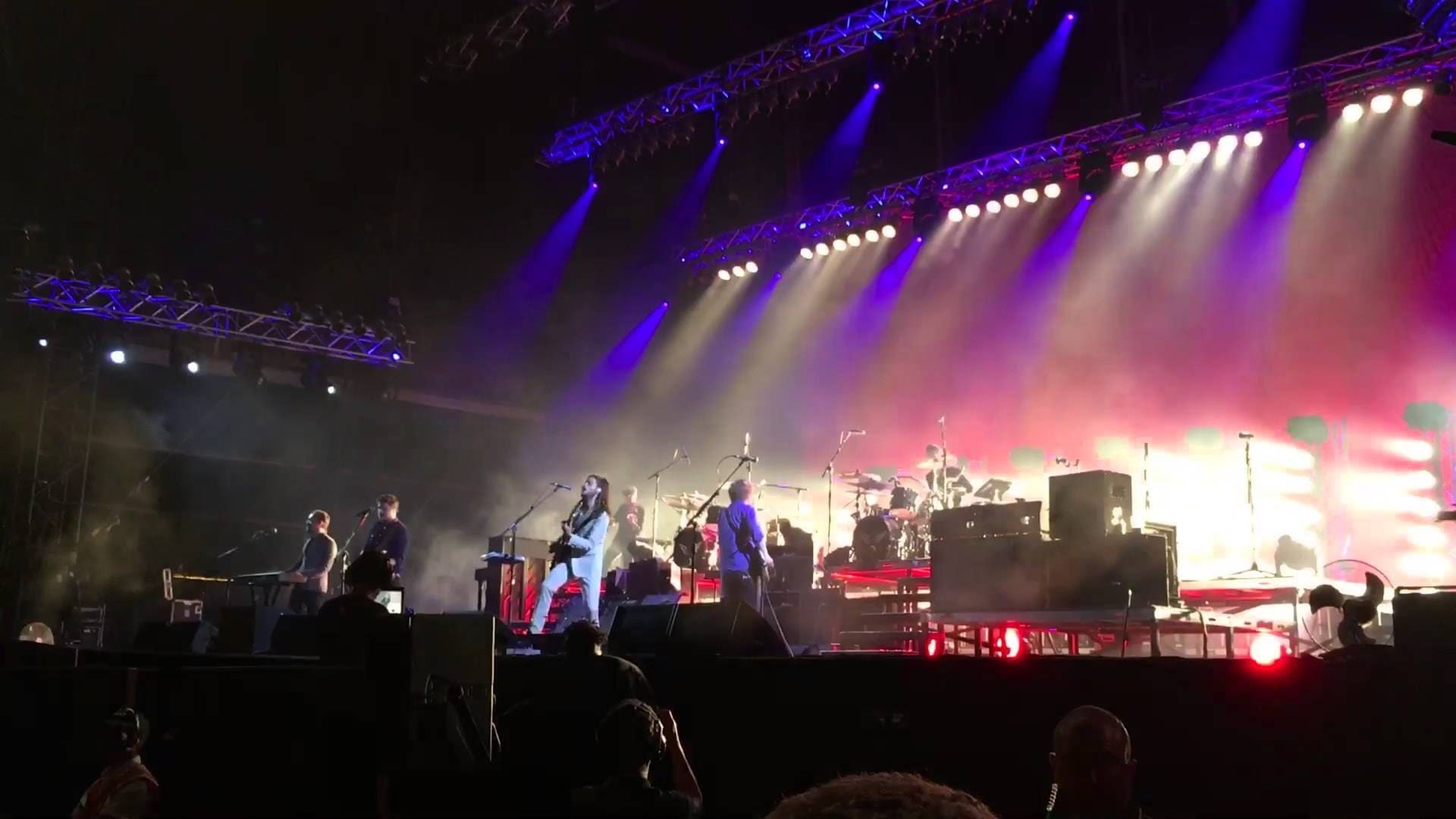 Foto de MUMFORD & SONS - LIVE FROM SOUTH AFRICA DUST & THUNDER