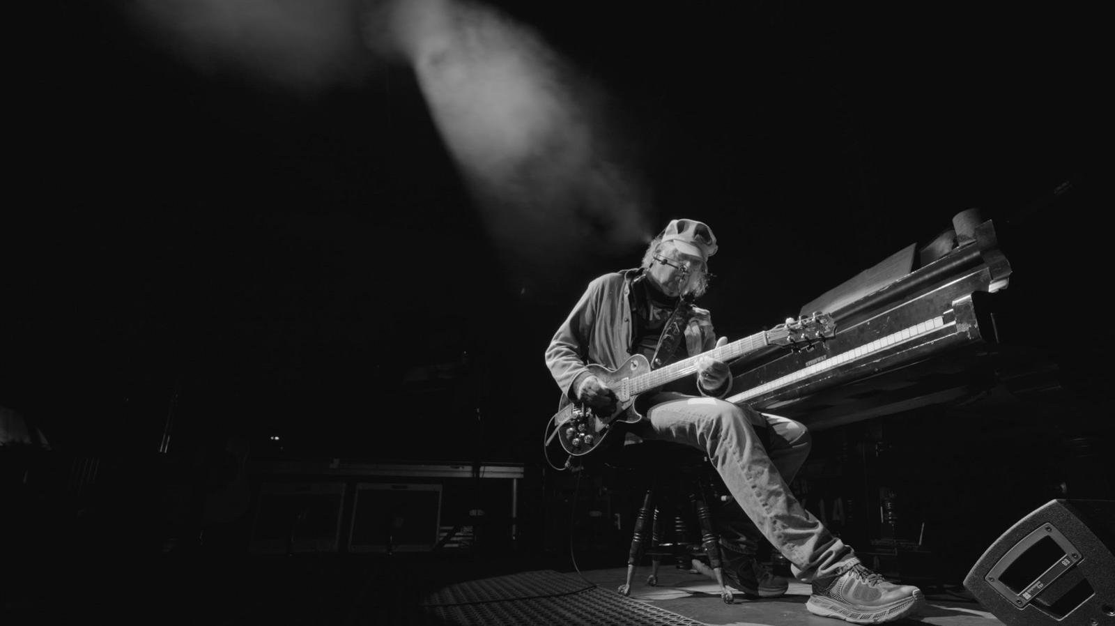 Foto de NEIL YOUNG: COASTAL
