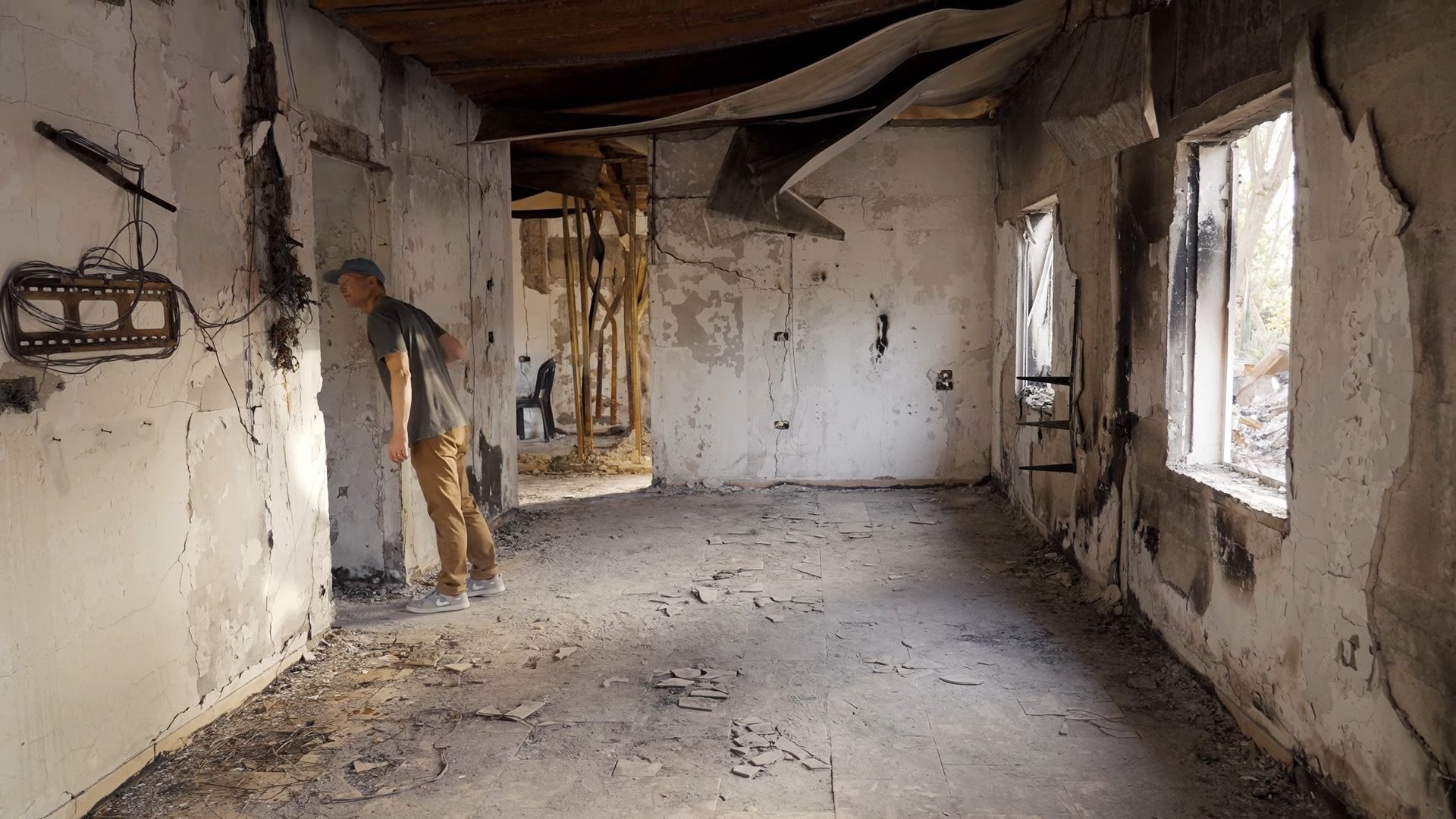 Foto de OCTOBER 7: BEARING WITNESS TO THE MASSACRE